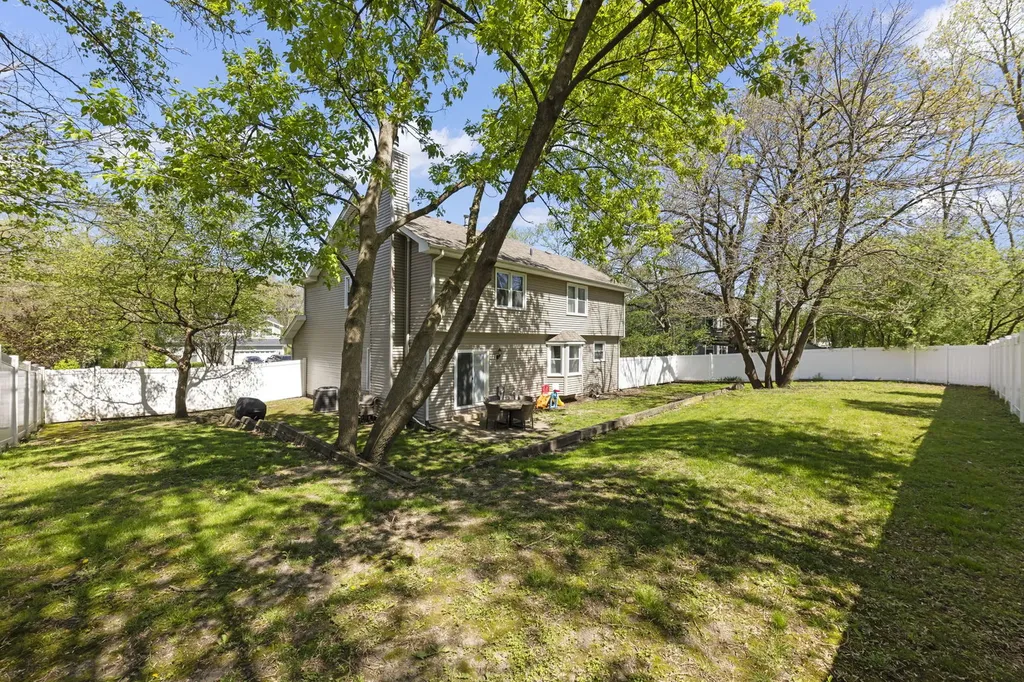 421 Cambridge Way Bolingbrook IL 60440