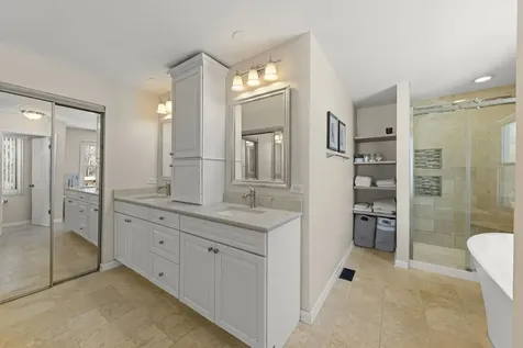421 Cambridge Way Bolingbrook IL 60440