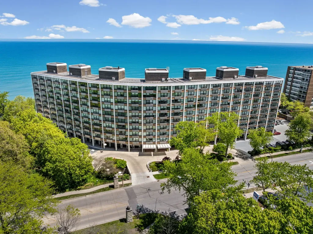 1630 Sheridan Road Wilmette IL 60091