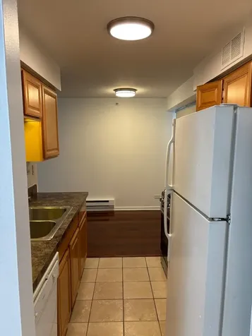 1900 West Knightsbridge Drive Mount Prospect IL 60056