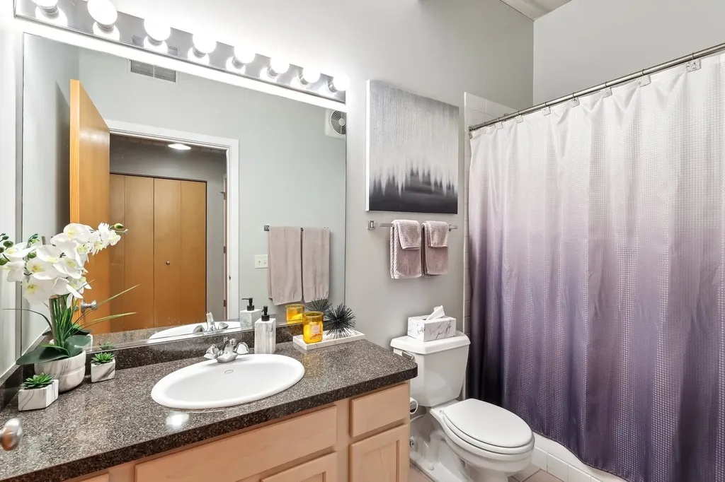 3260 North Clark Street Chicago IL 60657