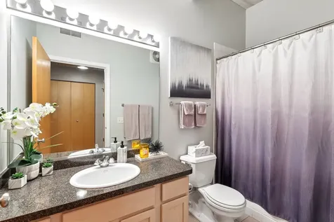3260 North Clark Street Chicago IL 60657