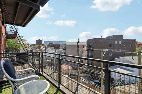 3260 North Clark Street Chicago IL 60657