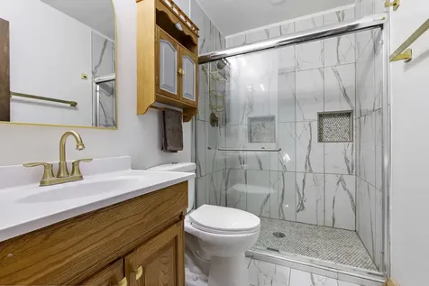 9825 Debbie Lane Machesney Park IL 61115