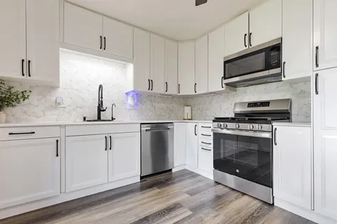 9825 Debbie Lane Machesney Park IL 61115