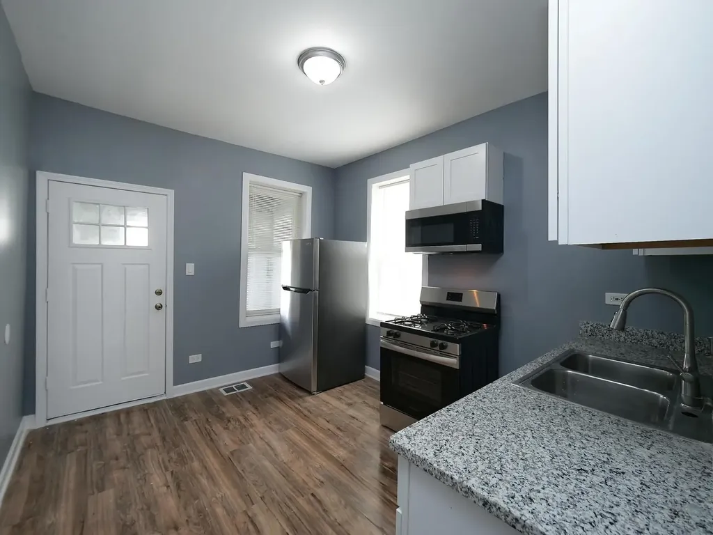 4906 West Erie Street Chicago IL 60644