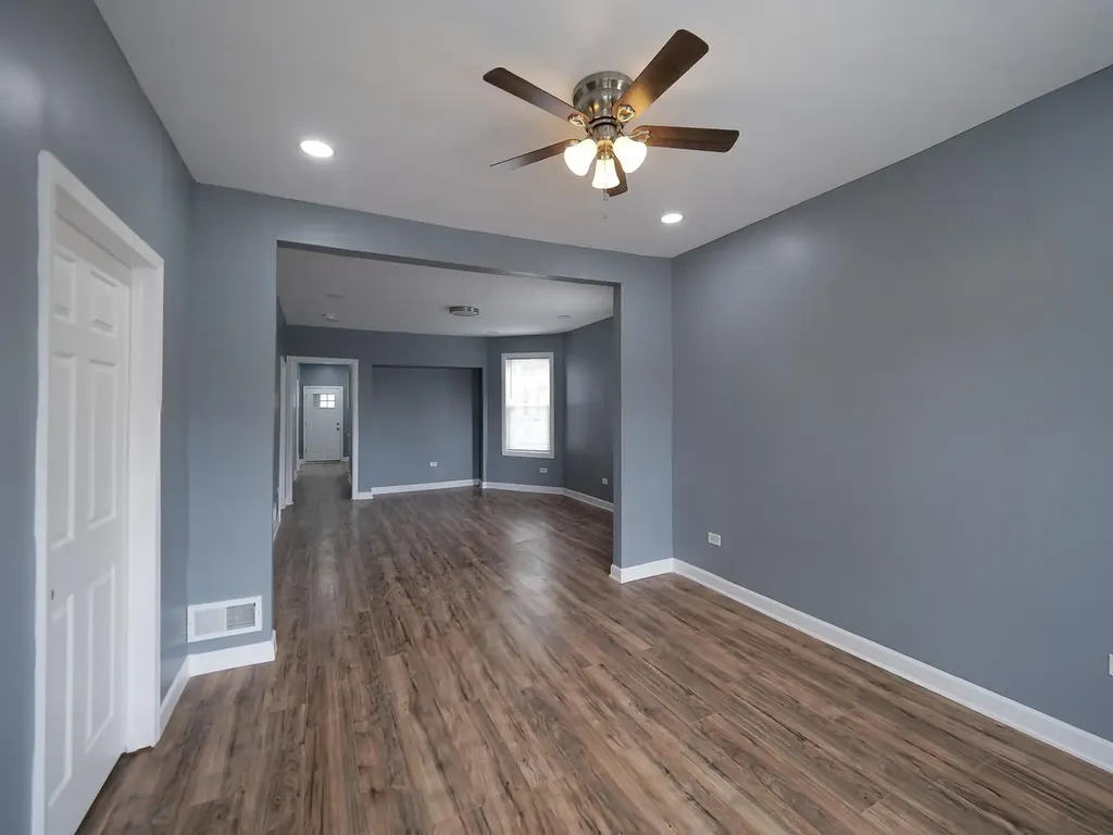 4906 West Erie Street Chicago IL 60644
