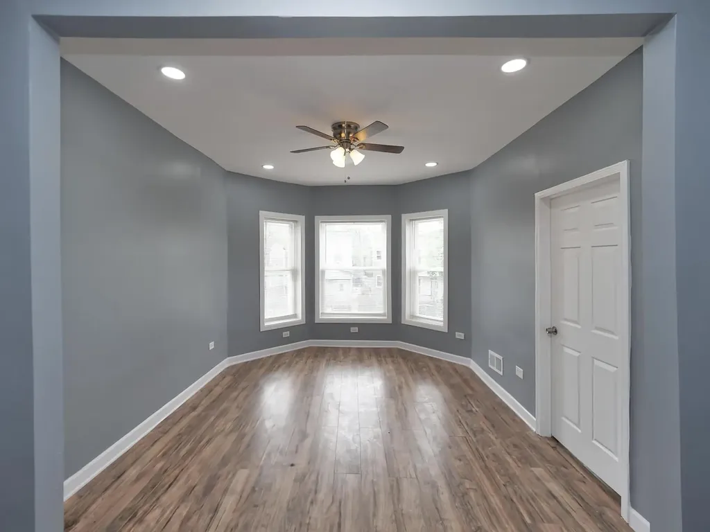 4906 West Erie Street Chicago IL 60644