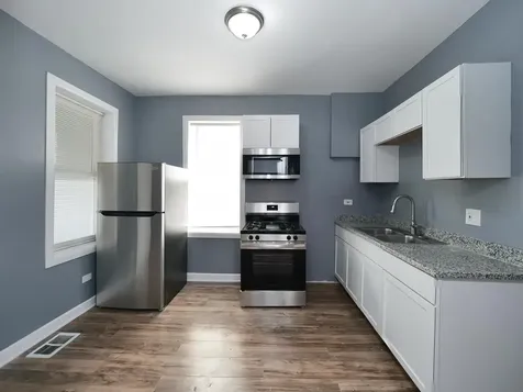 4906 West Erie Street Chicago IL 60644