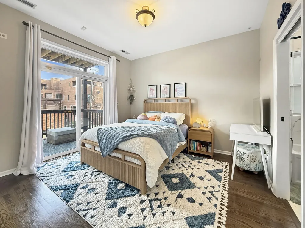 1726 West Diversey Parkway Chicago IL 60614