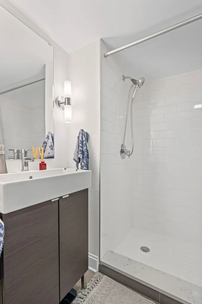 3335 West Berteau Avenue Chicago IL 60618