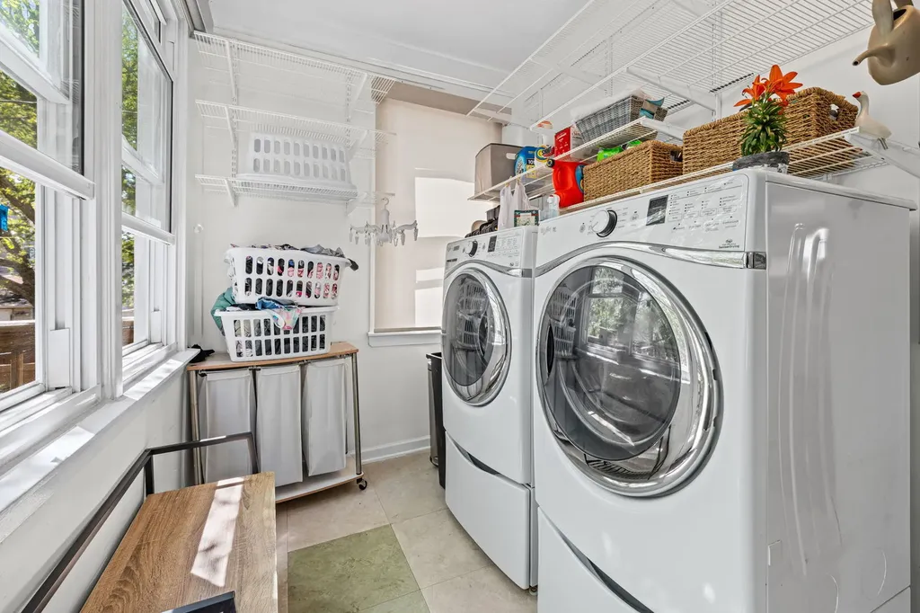 3335 West Berteau Avenue Chicago IL 60618