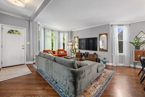 3335 West Berteau Avenue Chicago IL 60618