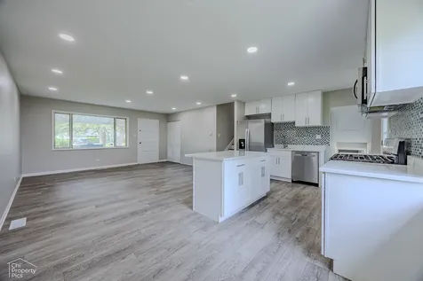 430 Bode Road Hoffman Estates IL 60169
