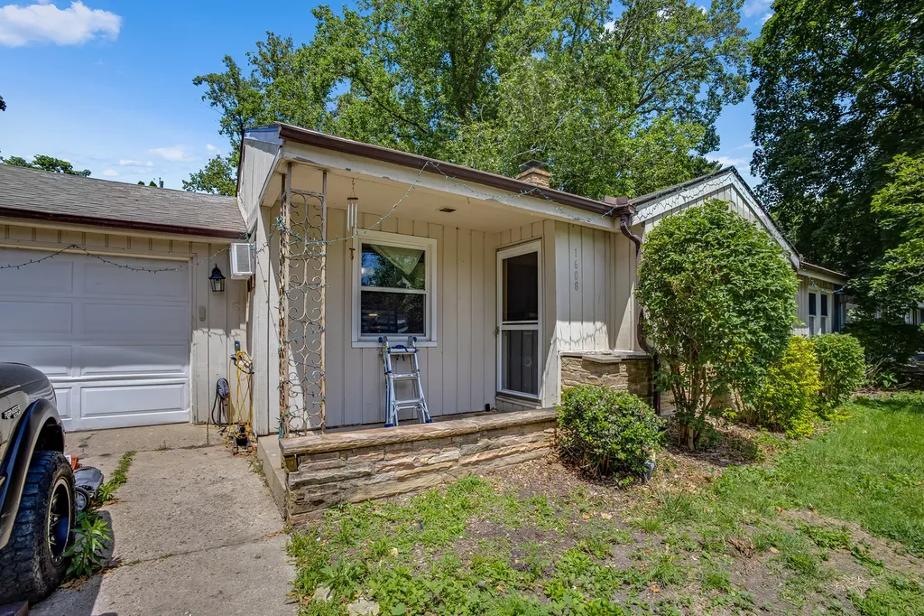 1608 Normandy Drive Champaign IL 61821