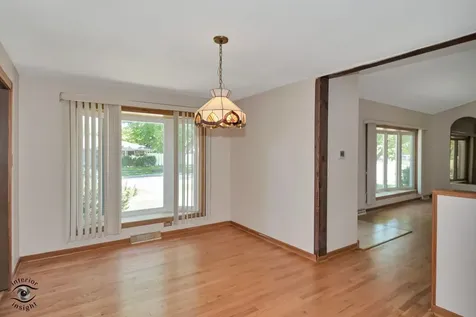5532 Oak Center Drive Oak Lawn IL 60453