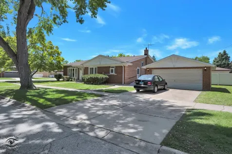 5532 Oak Center Drive Oak Lawn IL 60453