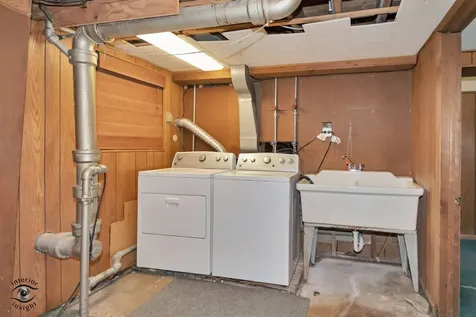 5532 Oak Center Drive Oak Lawn IL 60453