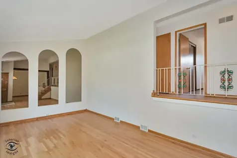 5532 Oak Center Drive Oak Lawn IL 60453