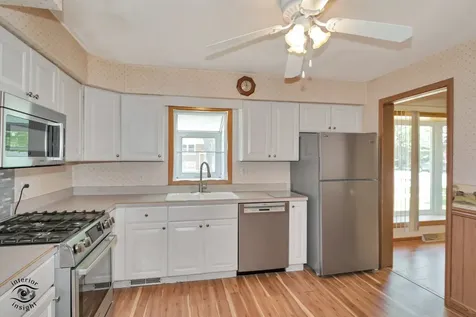 5532 Oak Center Drive Oak Lawn IL 60453