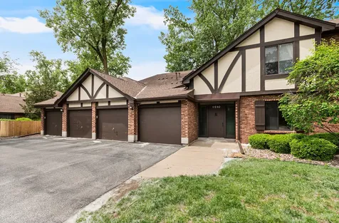 11240 Sycamore Lane Palos Hills IL 60465