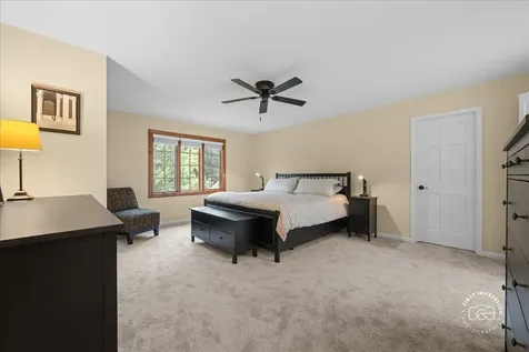 202 Windsor Circle St. Charles IL 60175