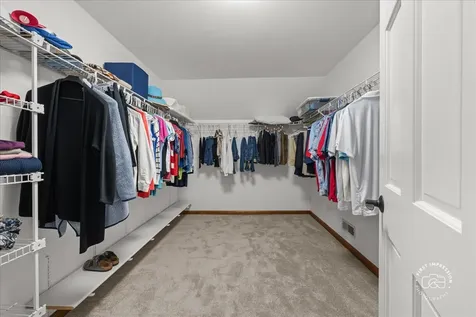 202 Windsor Circle St. Charles IL 60175