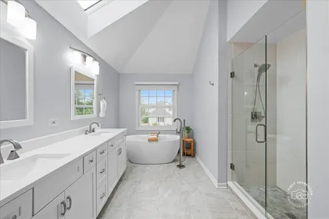 202 Windsor Circle St. Charles IL 60175