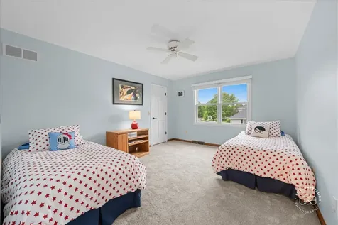 202 Windsor Circle St. Charles IL 60175