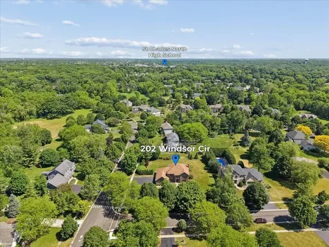 202 Windsor Circle St. Charles IL 60175
