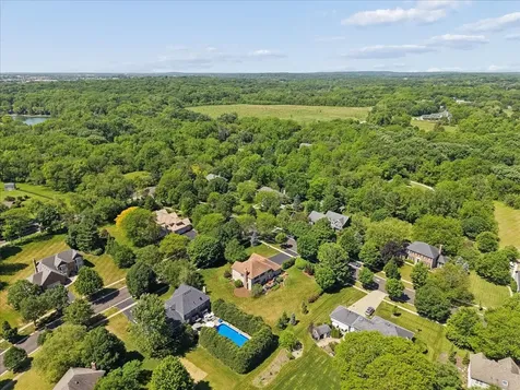 202 Windsor Circle St. Charles IL 60175