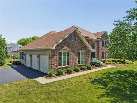 202 Windsor Circle St. Charles IL 60175