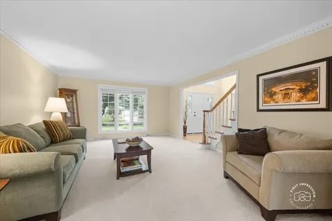202 Windsor Circle St. Charles IL 60175