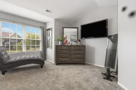 292 South Oak Creek Lane Romeoville IL 60446