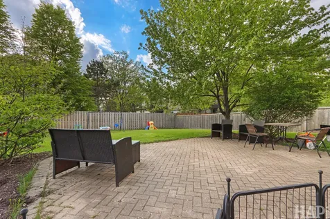2050 Colchester Avenue Hoffman Estates IL 60192