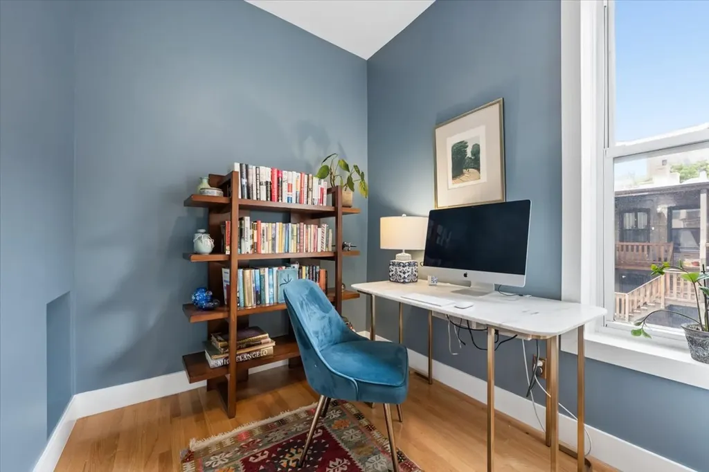 521 West Surf Street Chicago IL 60657