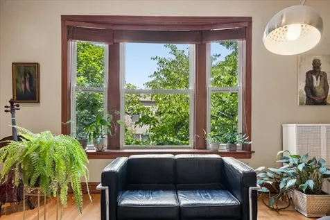521 West Surf Street Chicago IL 60657