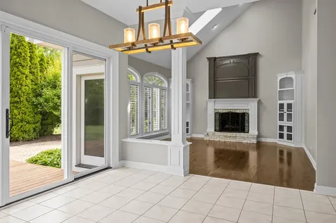14584 North Somerset Circle Libertyville IL 60048