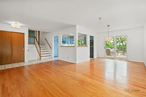 1083 Lomond Drive Mundelein IL 60060