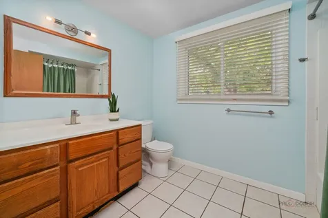 1083 Lomond Drive Mundelein IL 60060