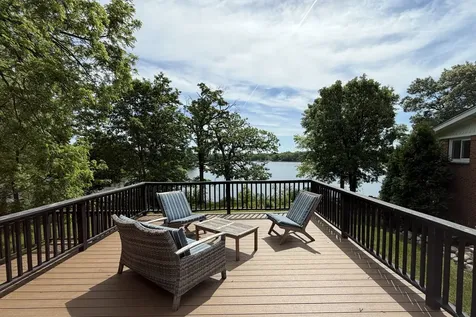 1083 Lomond Drive Mundelein IL 60060
