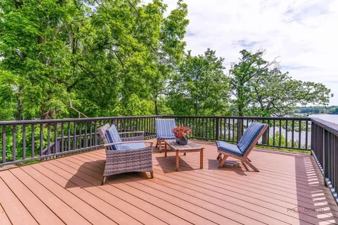 1083 Lomond Drive Mundelein IL 60060