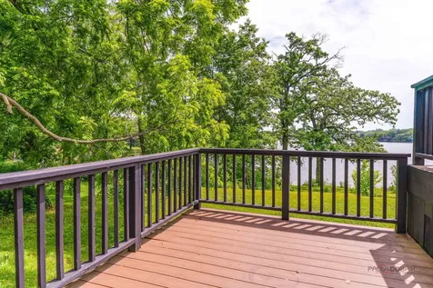 1083 Lomond Drive Mundelein IL 60060