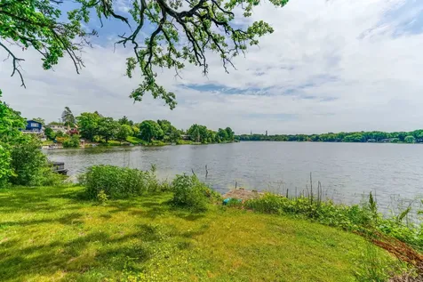 1083 Lomond Drive Mundelein IL 60060