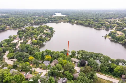1083 Lomond Drive Mundelein IL 60060