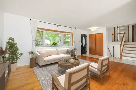 1083 Lomond Drive Mundelein IL 60060