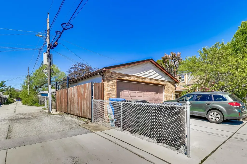 5100 North Mobile Avenue Chicago IL 60630