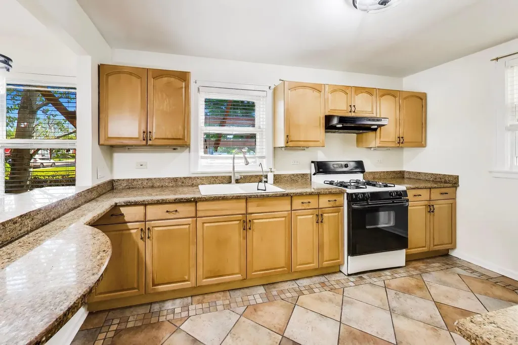 5100 North Mobile Avenue Chicago IL 60630