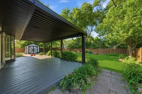 12 West Pickwick Road Arlington Heights IL 60005
