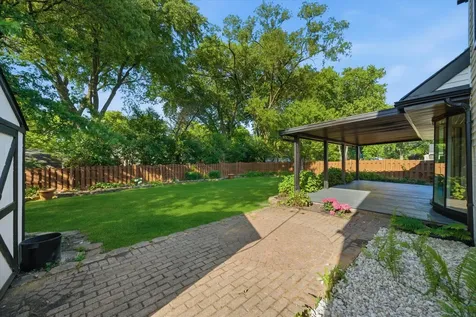 12 West Pickwick Road Arlington Heights IL 60005